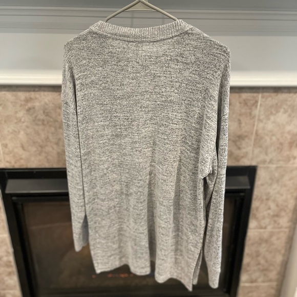 Abercrombie & Fitch soft and cozy sweater - Picture 2 of 3